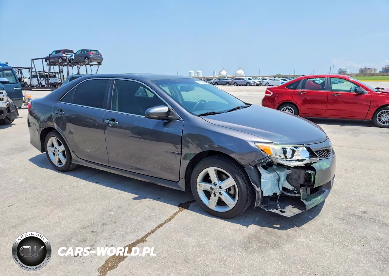 2013 Toyota Camry Se VIN:4T1BF1FK3DU233919 - 4