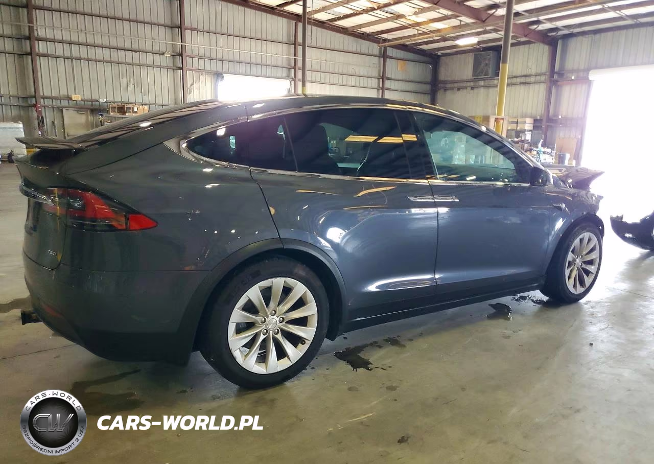 2017 Tesla Model X VIN:5YJXCDE27HF069837 - 3