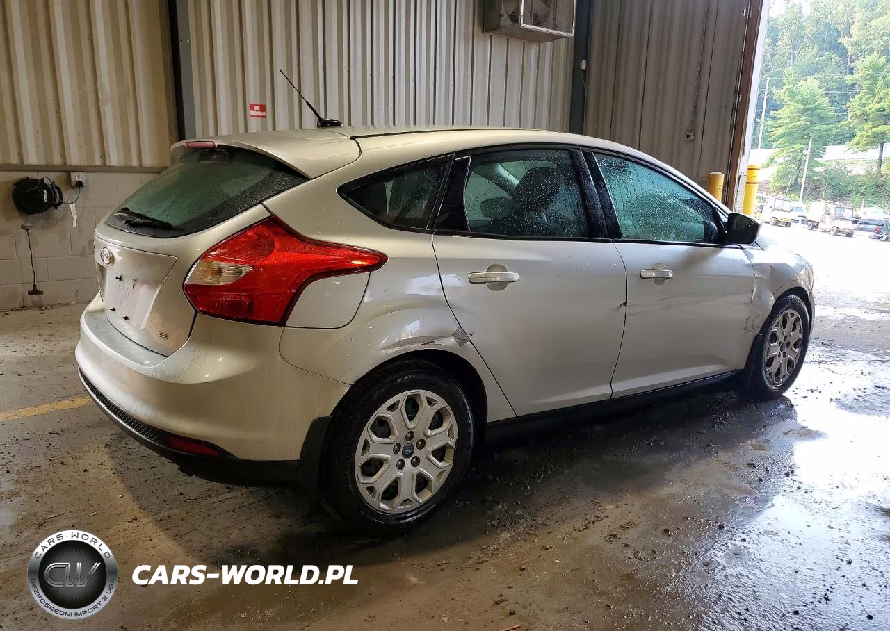 2012 Ford Focus Se VIN:1FAHP3K26CL145910 - 3