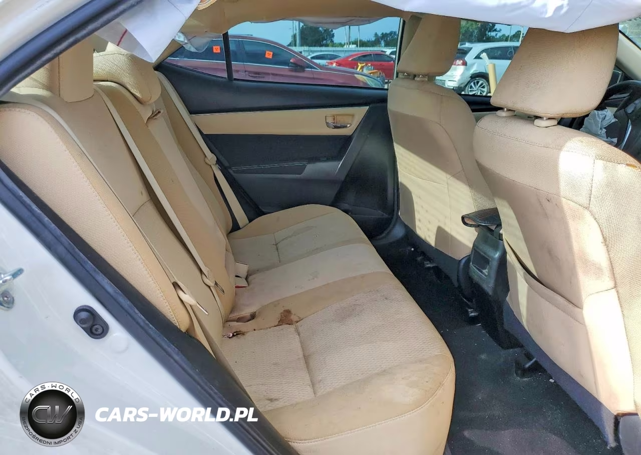 2018 Toyota Corolla Le VIN:5YFBURHE0JP779506 - 10