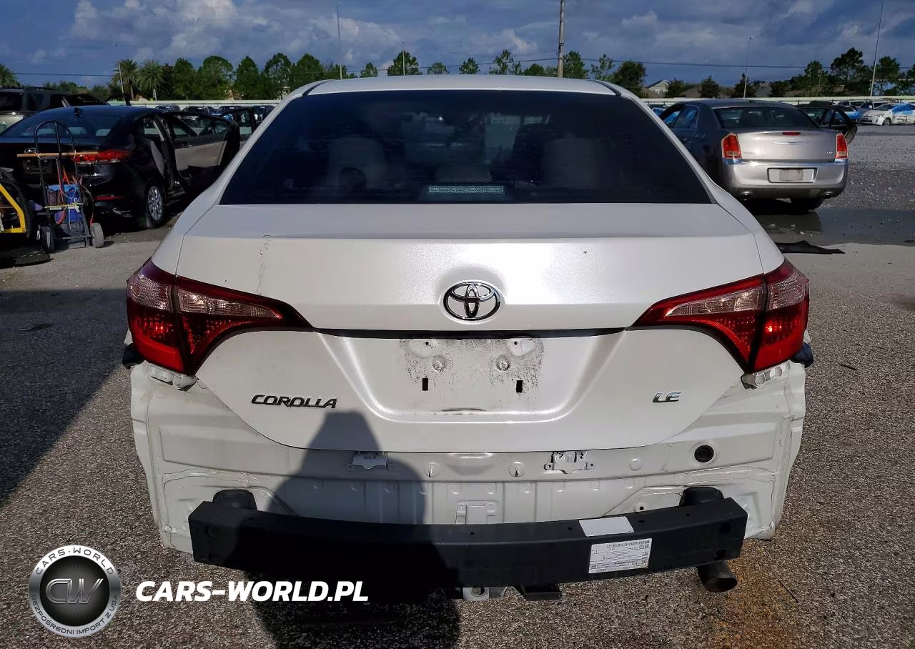 2018 Toyota Corolla Le VIN:5YFBURHE0JP779506 - 6