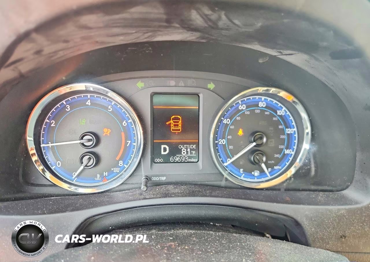 2018 Toyota Corolla Le VIN:5YFBURHE0JP779506 - 9