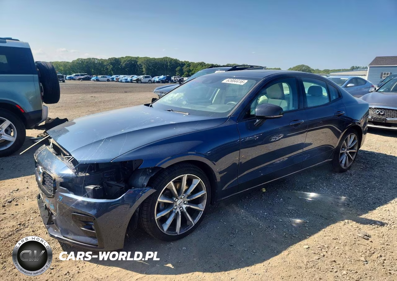 2021 Volvo S60 T5 Momentum – zdjęcie 1 z 12