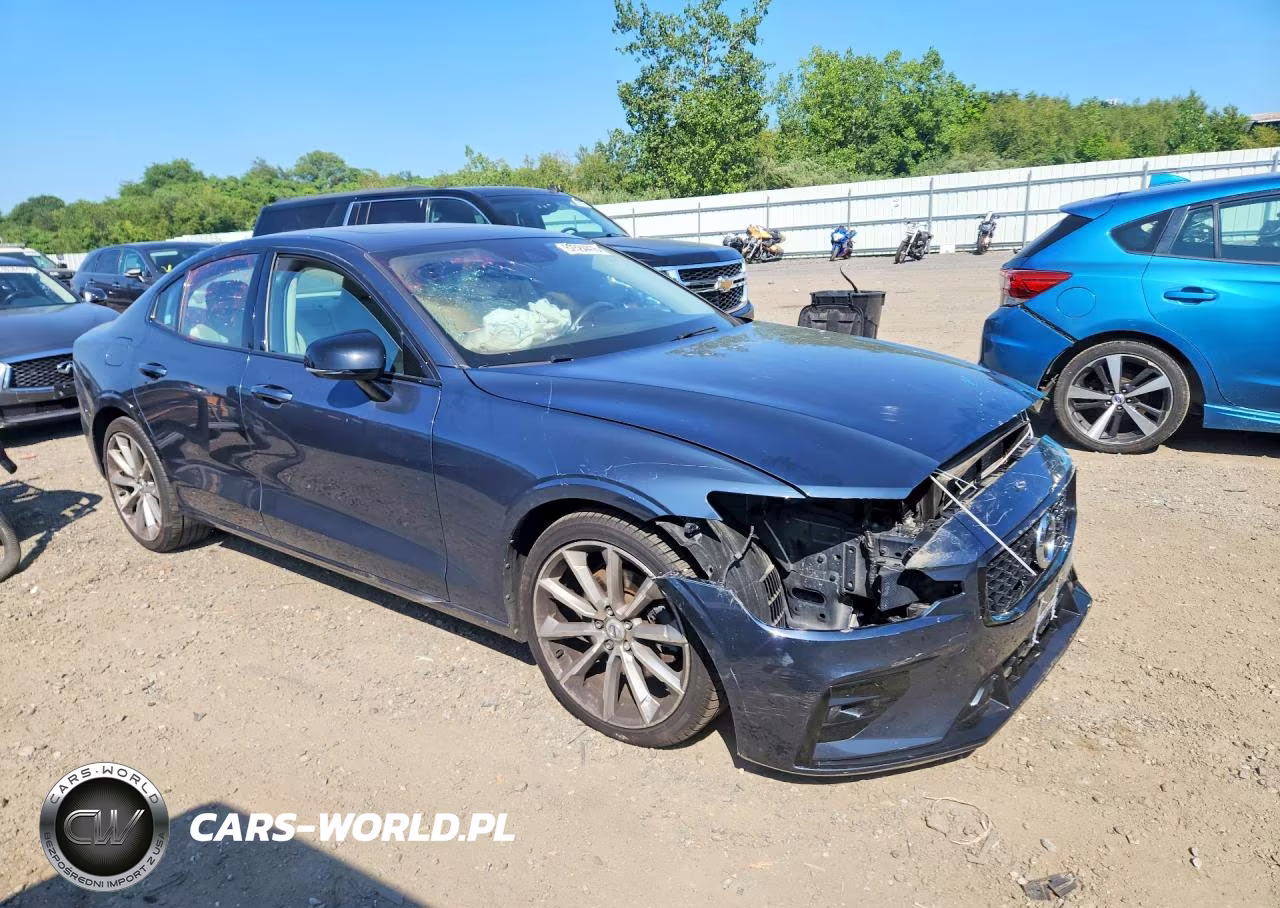 2021 Volvo S60 T5 Momentum VIN:7JR102TZ7MG123156 - 4