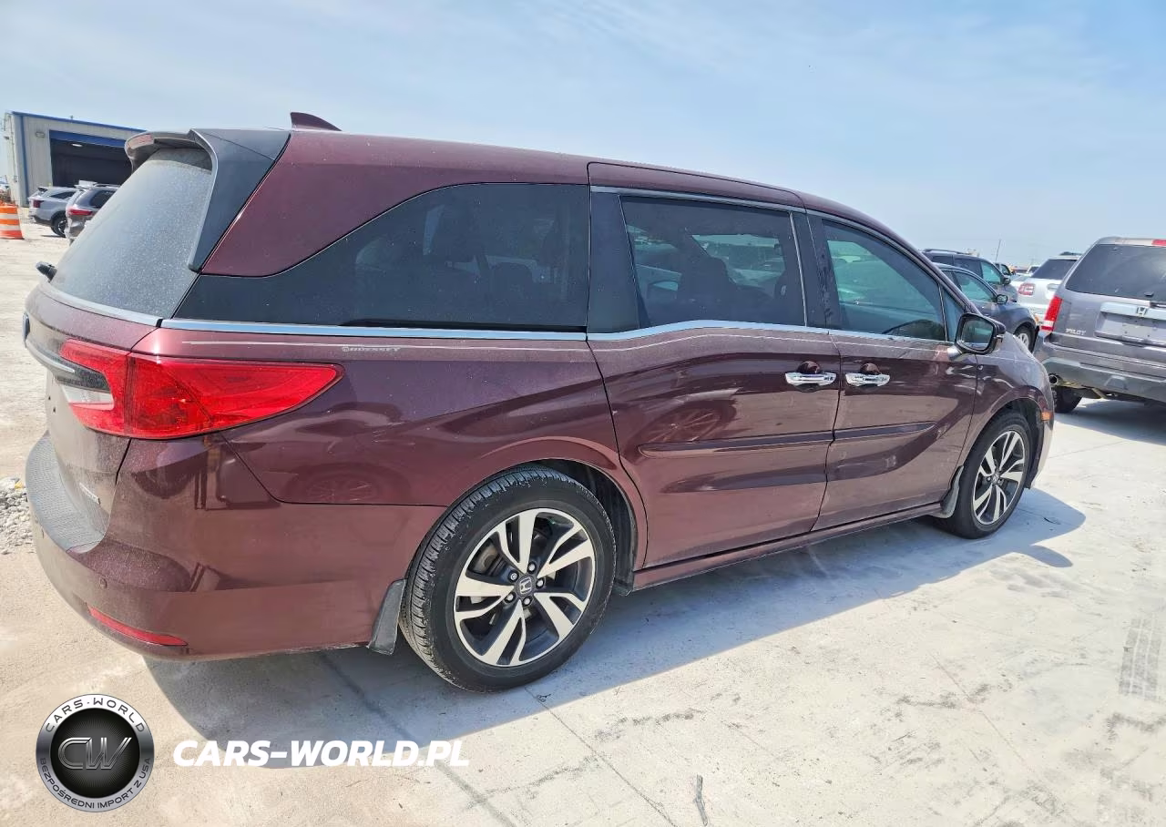 2021 Honda Odyssey Touring VIN:5FNRL6H8XMB008710 - 3