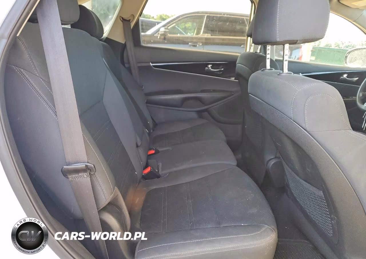 2020 Kia Sorento S VIN:5XYPG4A51LG679058 - 11