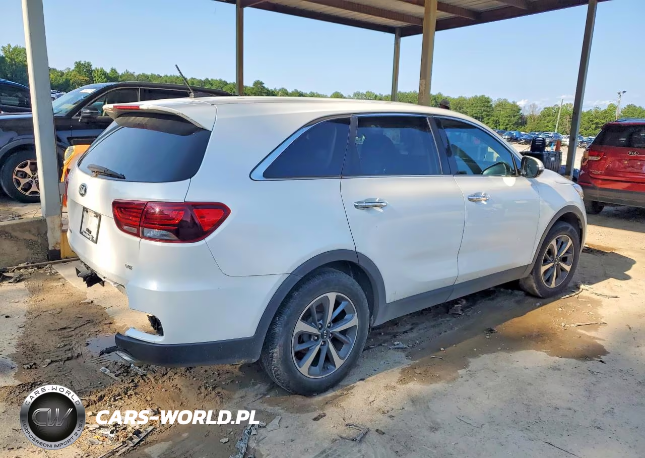 2020 Kia Sorento S VIN:5XYPG4A51LG679058 - 3