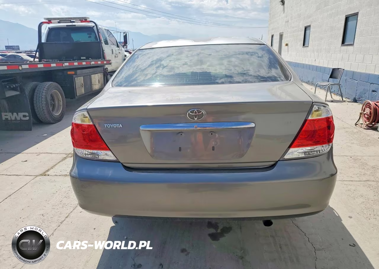 2005 Toyota Camry Xle VIN:4T1BE30K55U584923 - 6