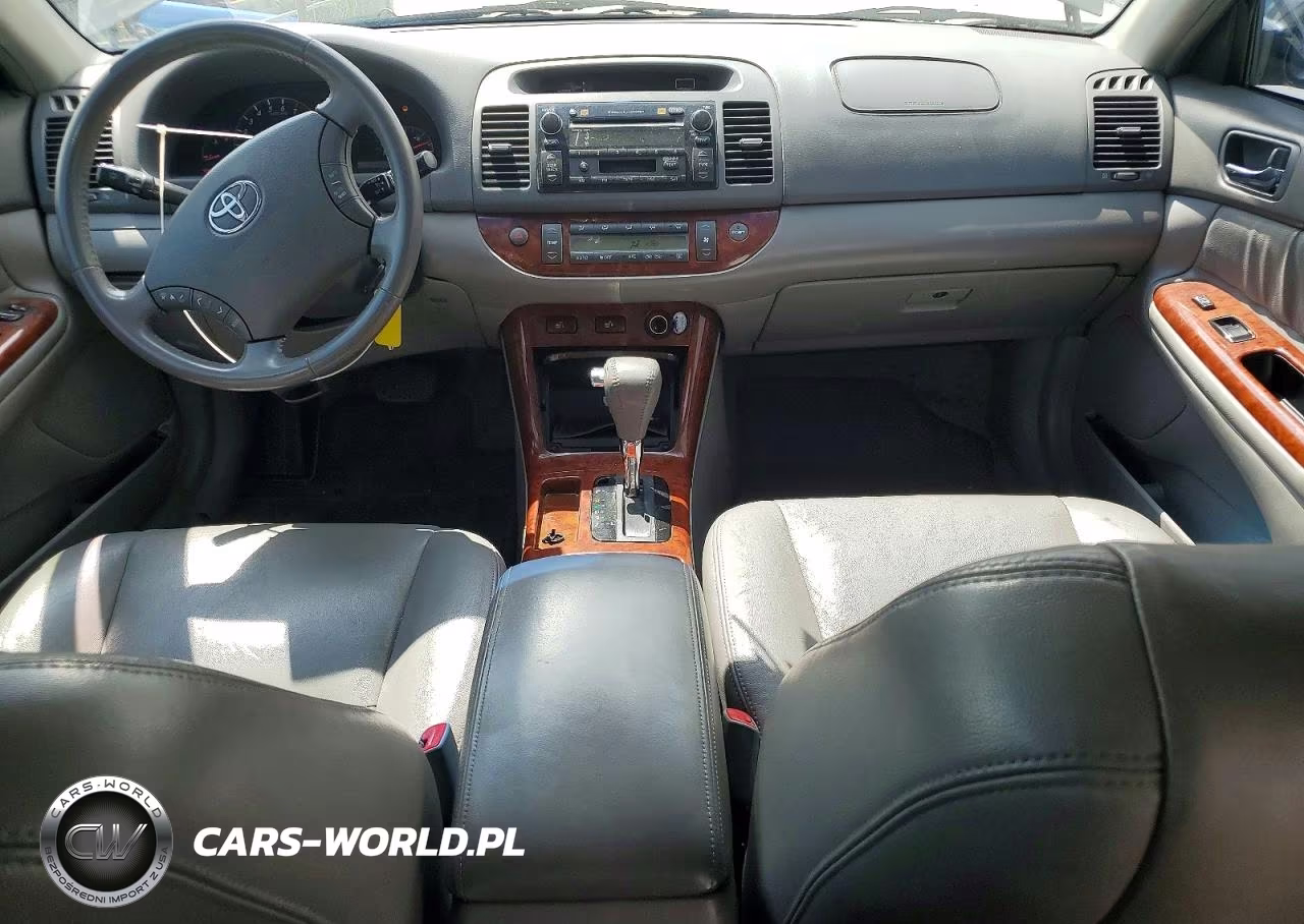 2005 Toyota Camry Xle VIN:4T1BE30K55U584923 - 8