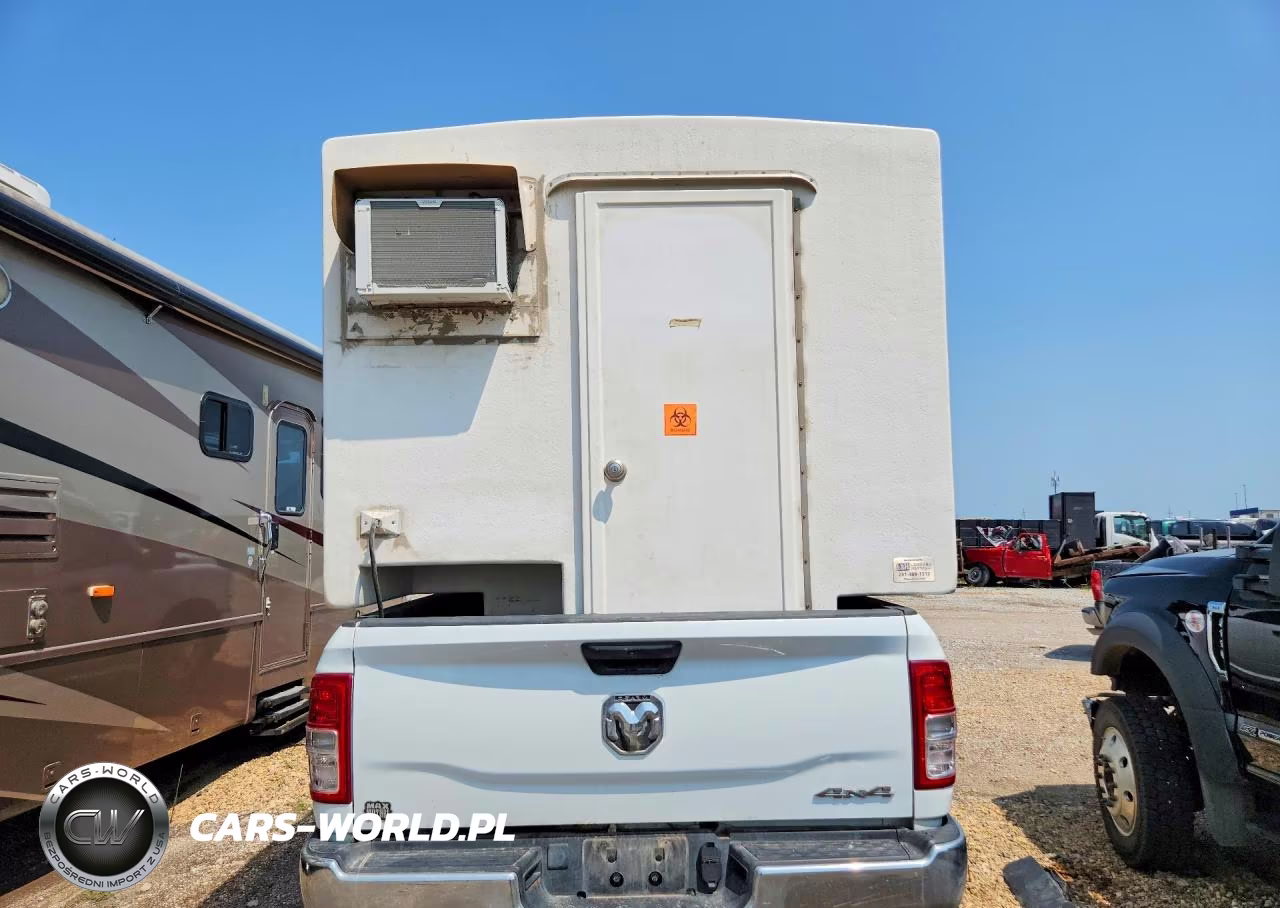 2023 Ram 2500 Laramie VIN:3C6UR5HJ1PG548958 - 6
