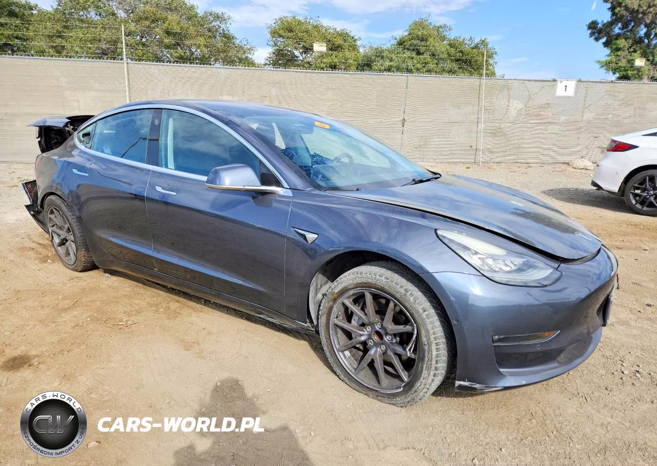 2017 Tesla Model 3 VIN:5YJ3E1EA5HF001261 - 4