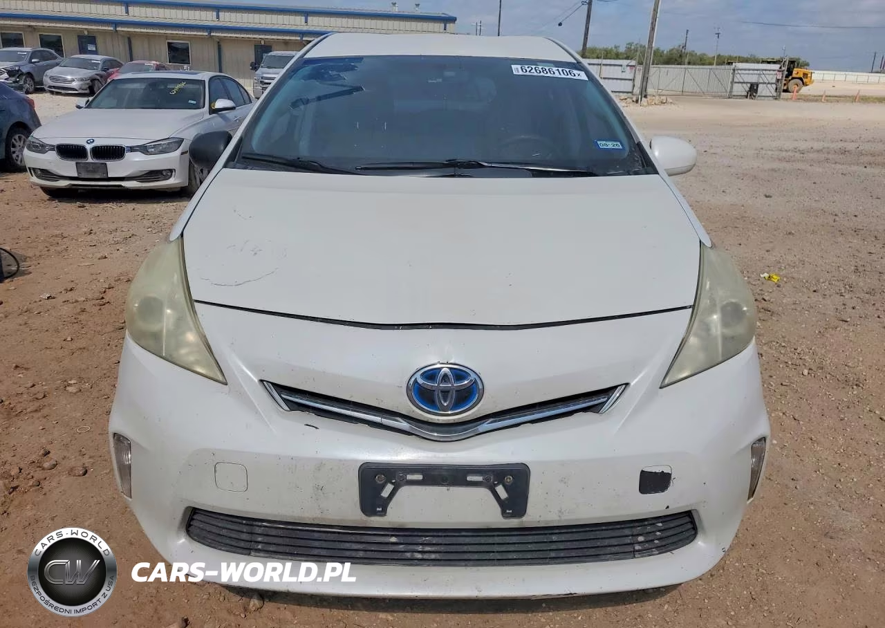 2014 Toyota Prius V Two VIN:JTDZN3EU3E3311532 - 5