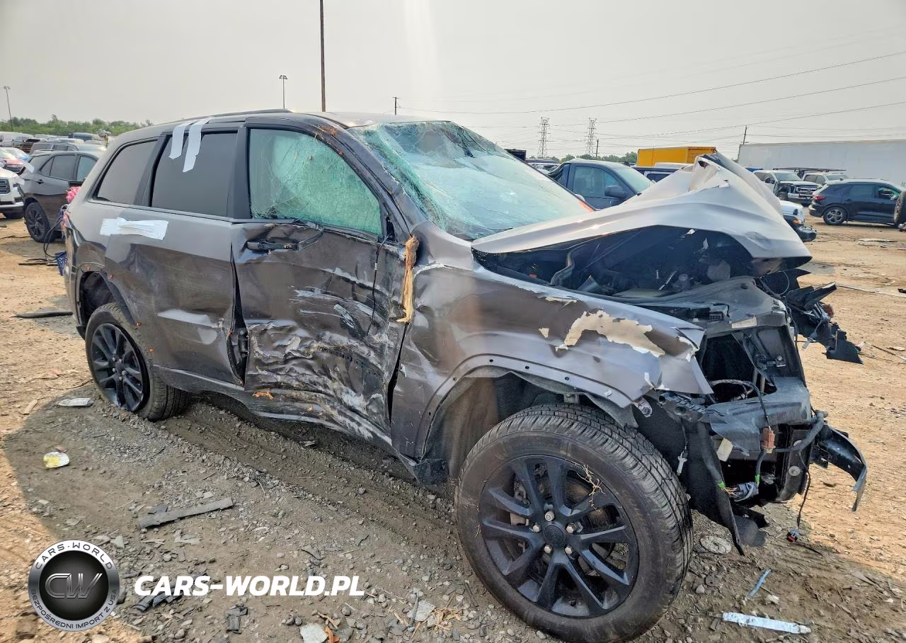 2018 Jeep Grand Cherokee Laredo VIN:1C4RJFAG2JC334887 - 4