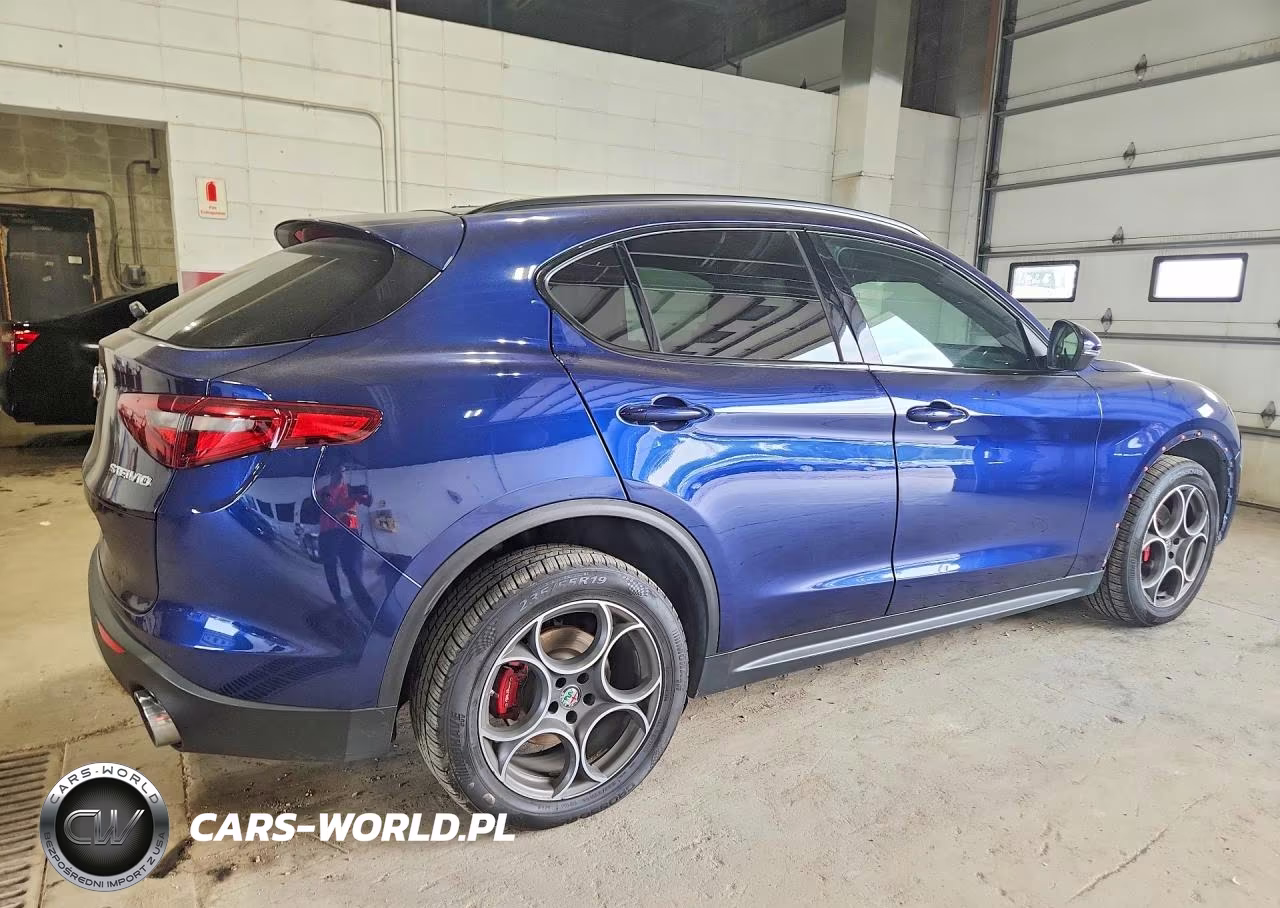 2018 Alfa Romeo Stelvio Ti Sport VIN:ZASFAKNN7J7B88474 - 3