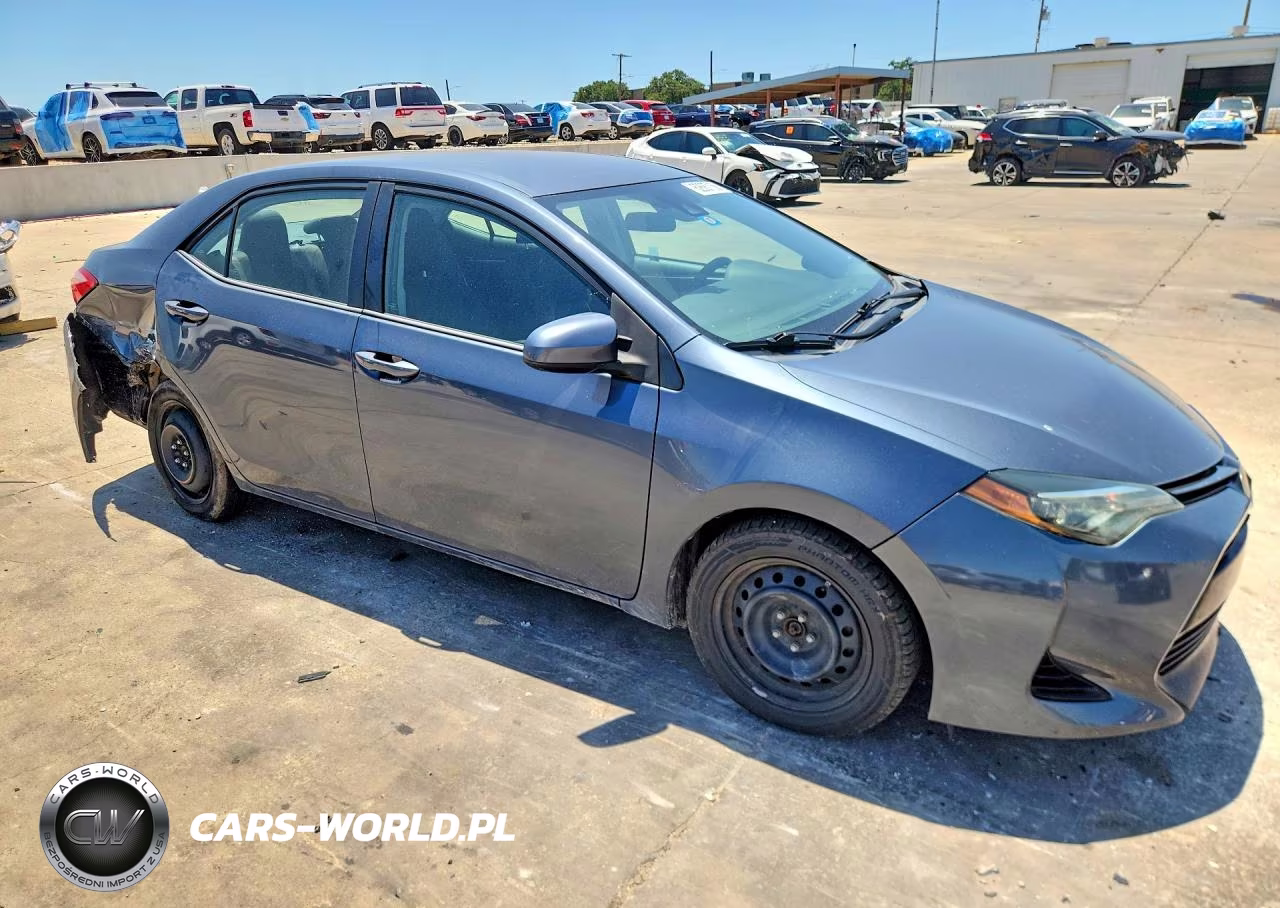 2018 Toyota Corolla Le VIN:2T1BURHE3JC072397 - 4