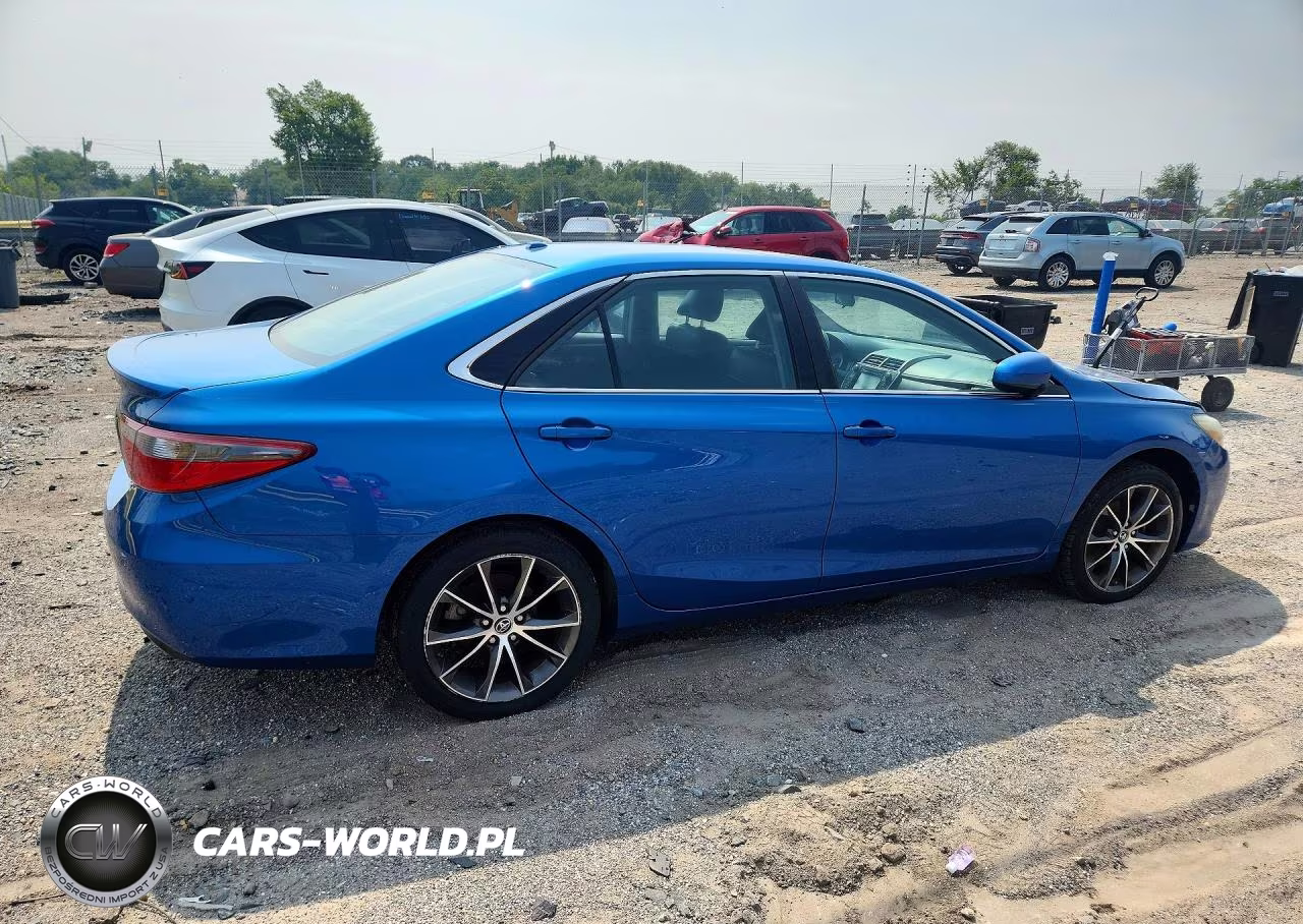 2016 Toyota Camry Special Edition VIN:4T1BF1FK7GU523293 - 3
