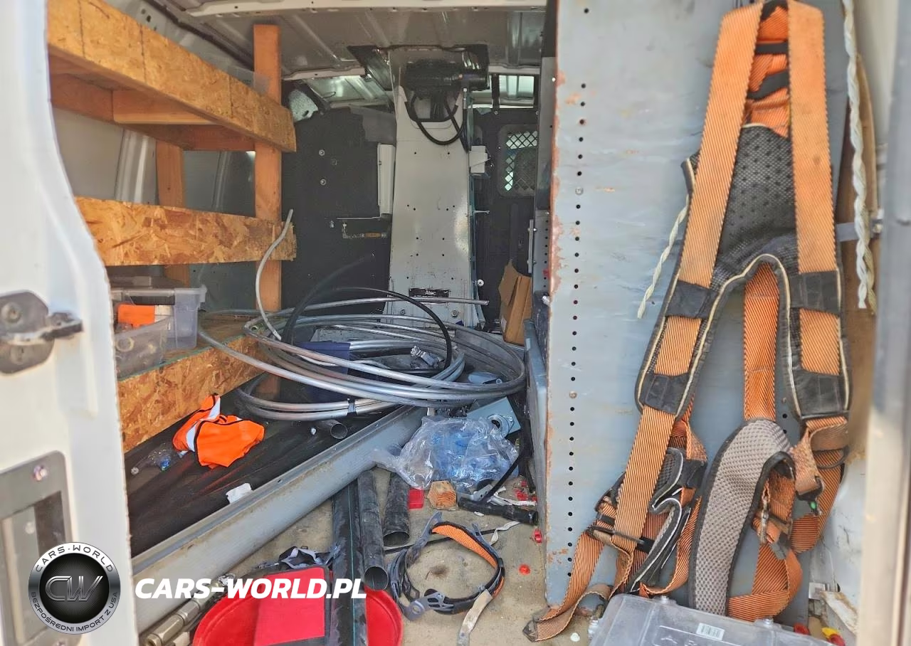 2011 Ford E350 Van With Bucket Lift VIN:1FTSE3EL5BDB31161 - 10