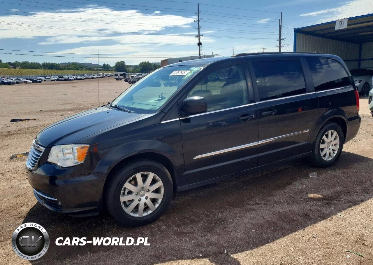 2015 Chrysler Town & Country Touring – zdjęcie 1 z 12