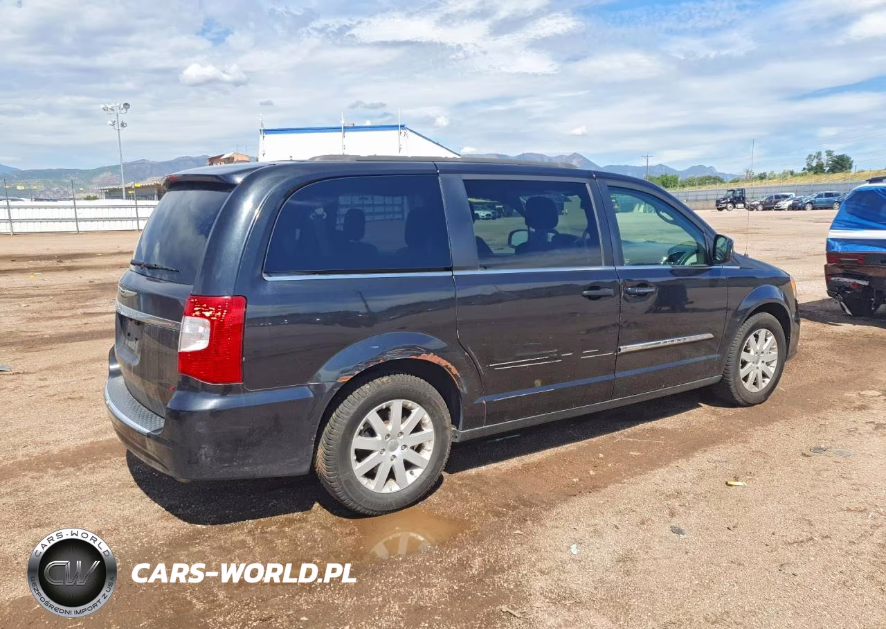 2015 Chrysler Town & Country Touring VIN:2C4RC1BGXFR538007 - 3