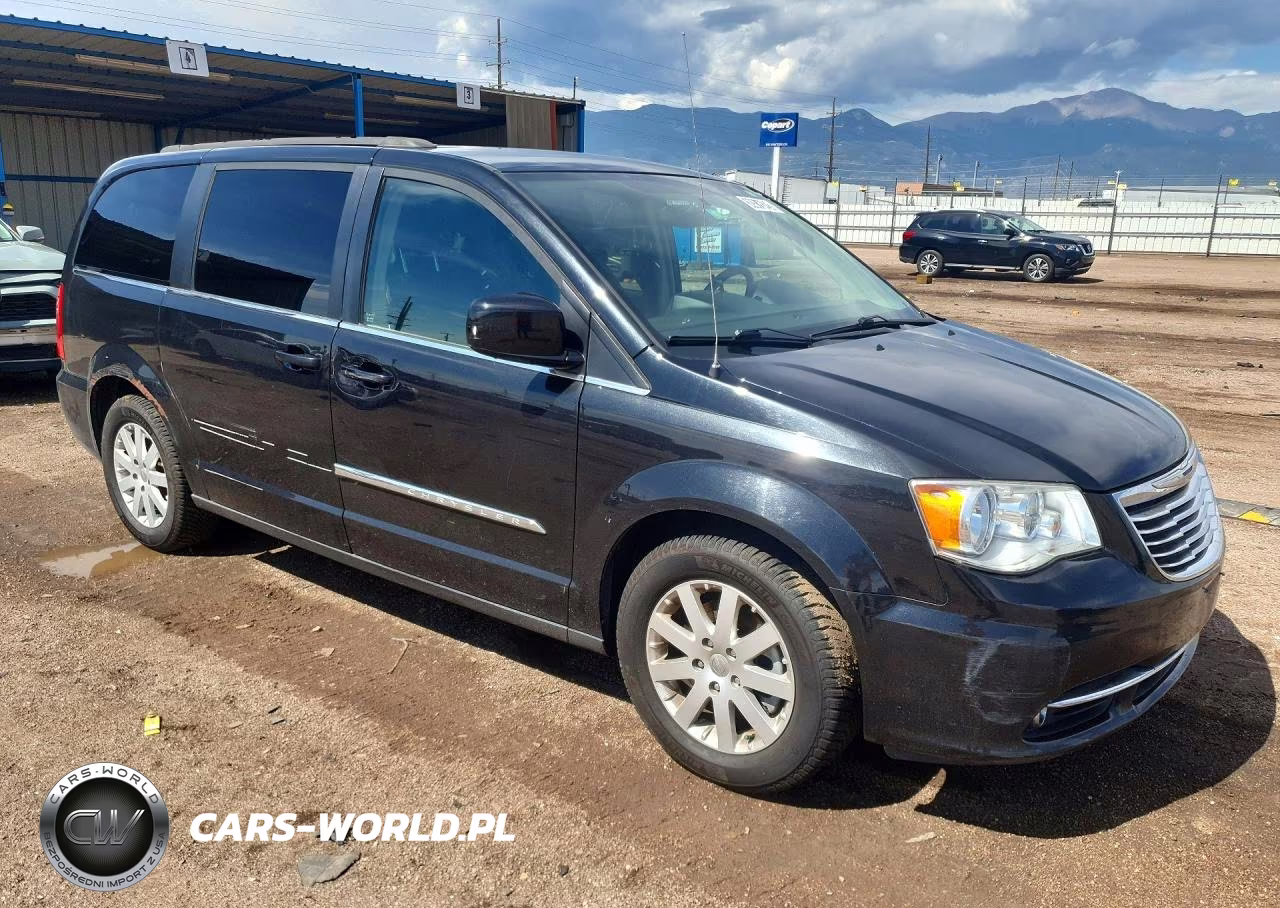 2015 Chrysler Town & Country Touring VIN:2C4RC1BGXFR538007 - 4