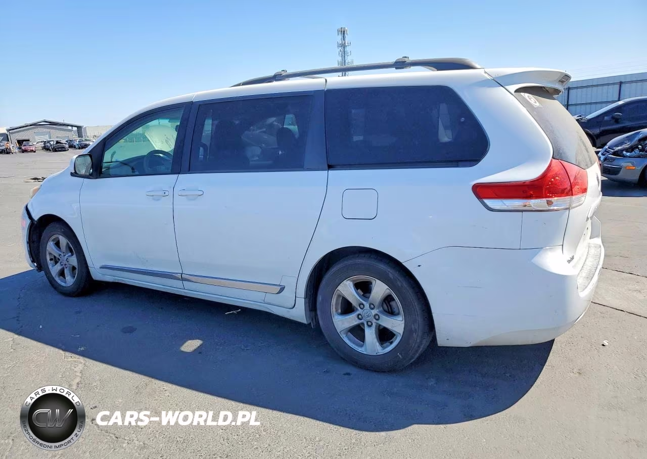 2011 Toyota Sienna Le VIN:5TDKK3DC5BS097429 - 2