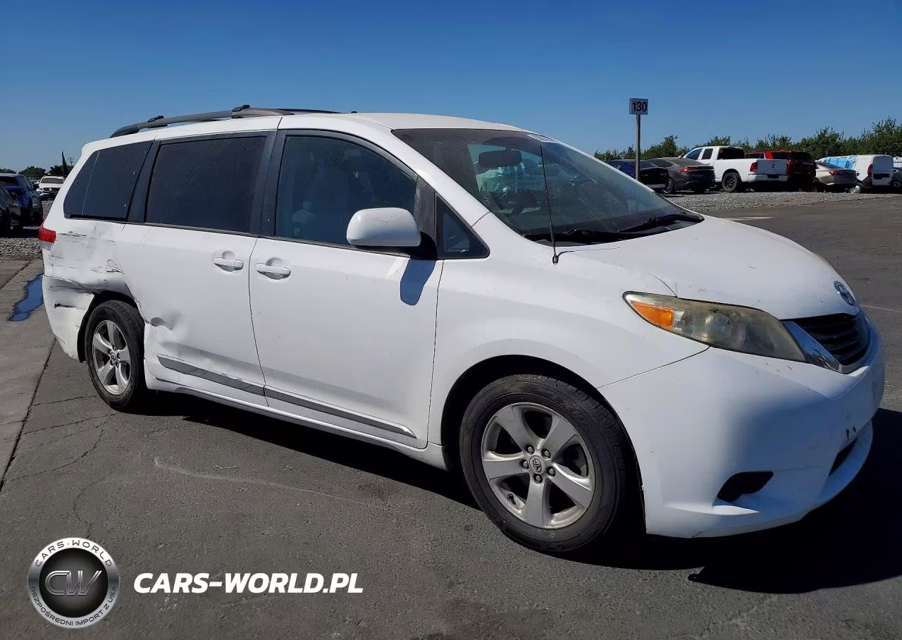 2011 Toyota Sienna Le VIN:5TDKK3DC5BS097429 - 4