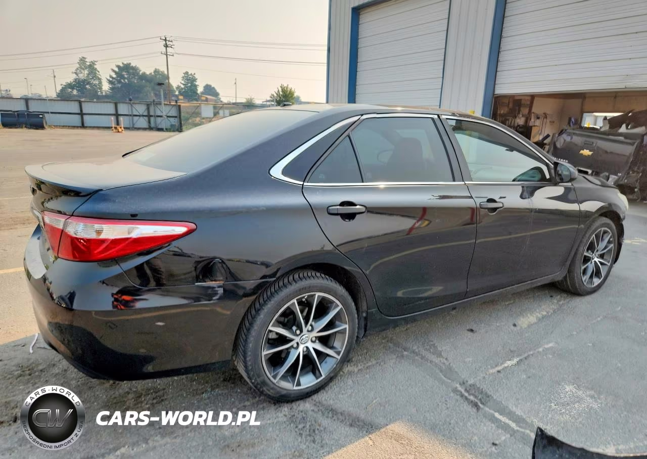 2015 Toyota Camry Xse VIN:4T1BF1FK5FU052033 - 3