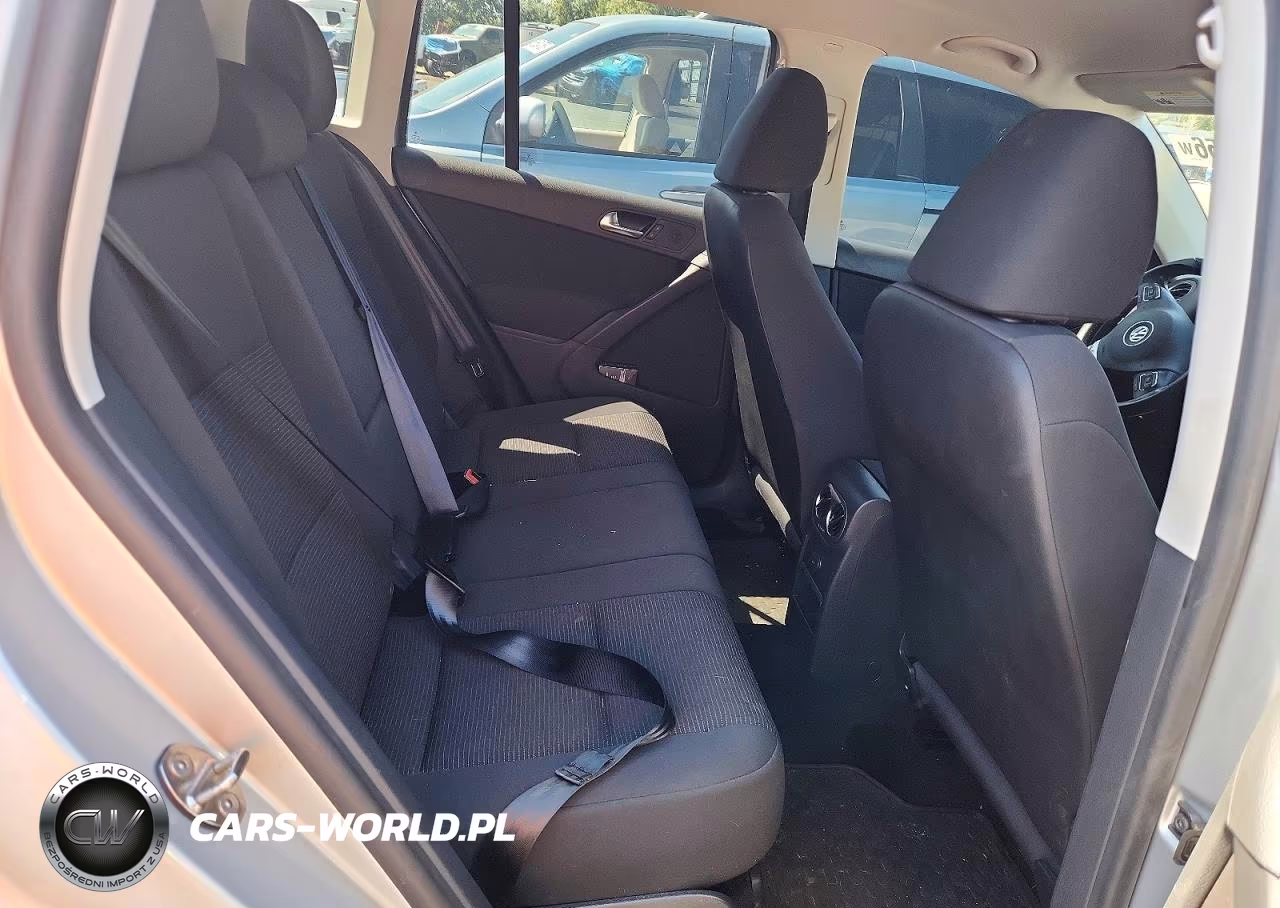 2017 Volkswagen Tiguan S VIN:WVGBV7AX2HK051719 - 10