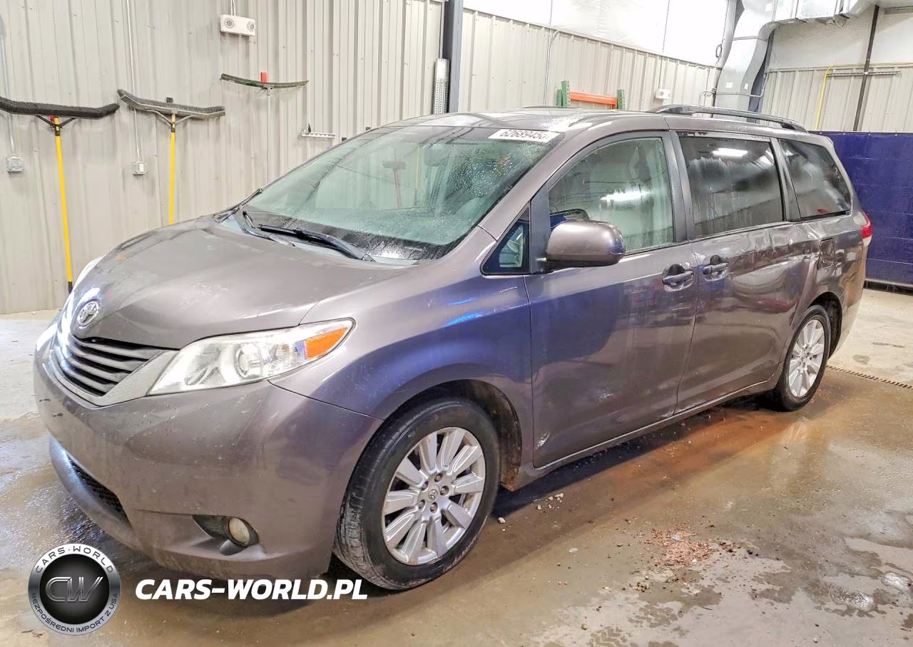 2014 Toyota Sienna Xle 7-Passenger