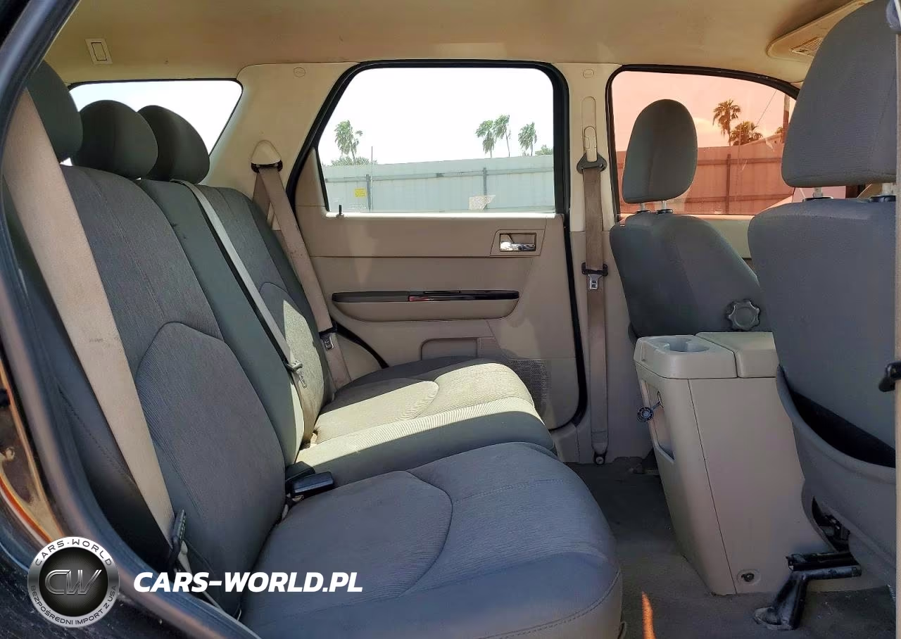 2008 Mazda Tribute S VIN:4F2CZ06118KM19865 - 10