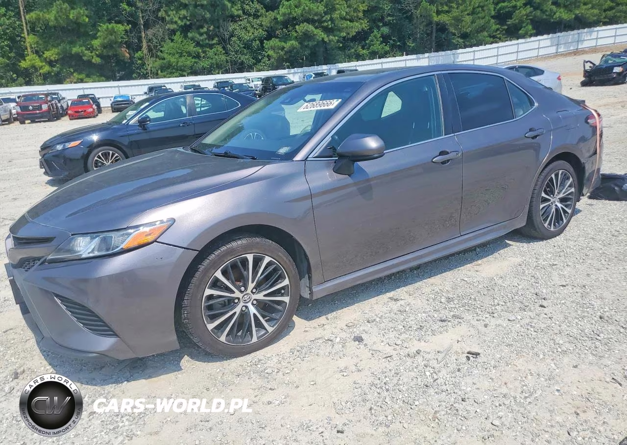 2020 Toyota Camry Se – zdjęcie 1 z 13
