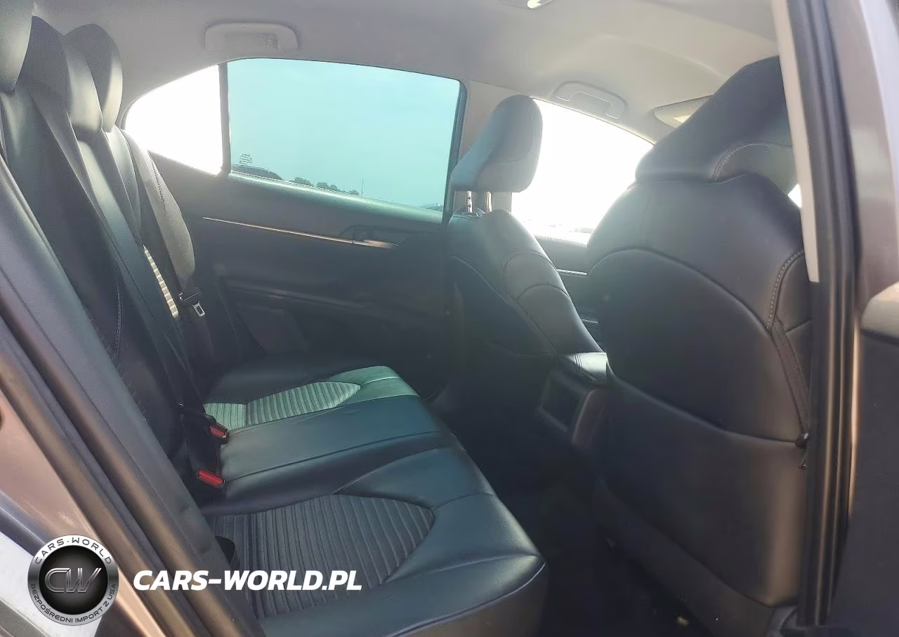 2020 Toyota Camry Se VIN:4T1G11AK2LU347307 - 10