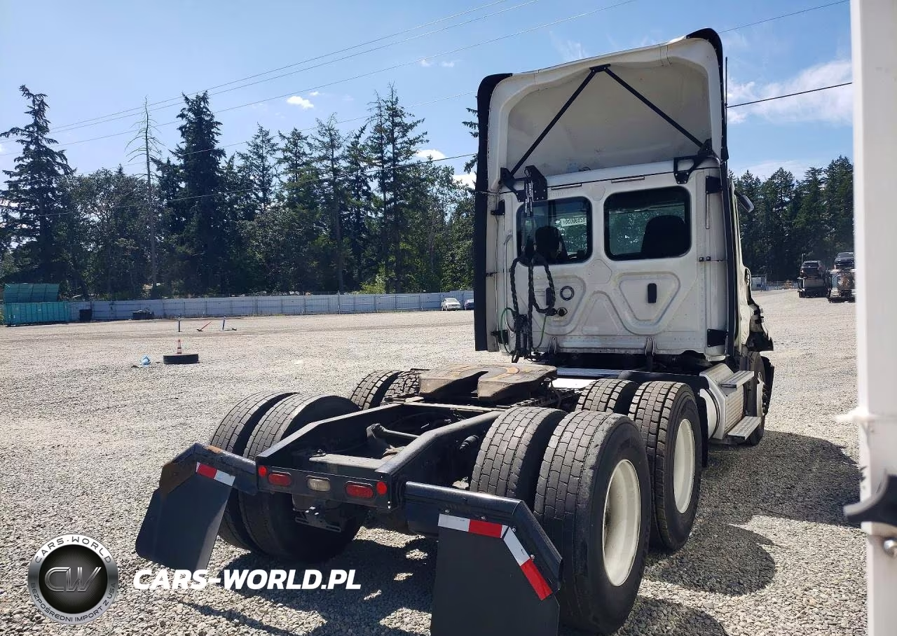 2019 Freightliner Cascadia 126 Semi Truck VIN:3AKJHLDR1KSLG2470 - 3