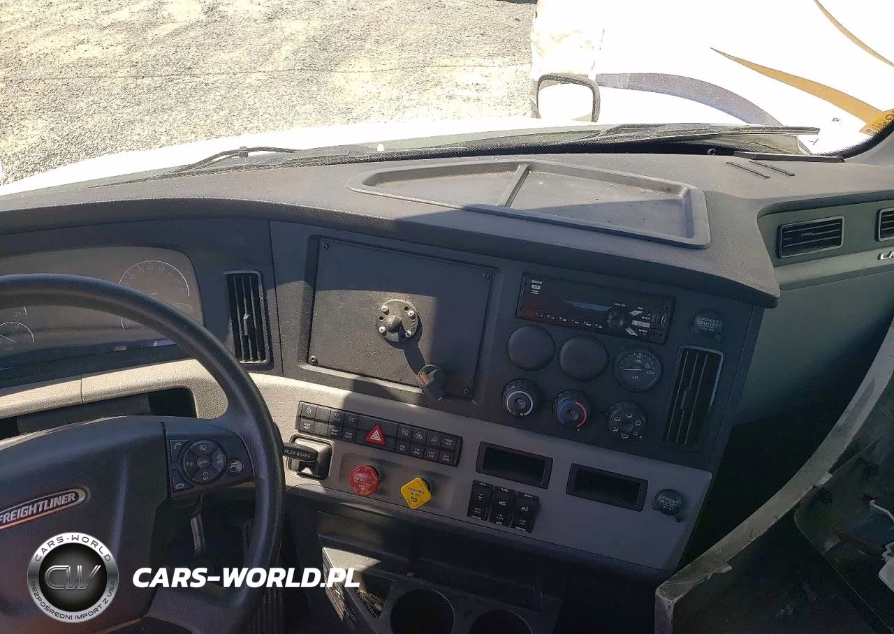 2019 Freightliner Cascadia 126 Semi Truck VIN:3AKJHLDR1KSLG2470 - 8