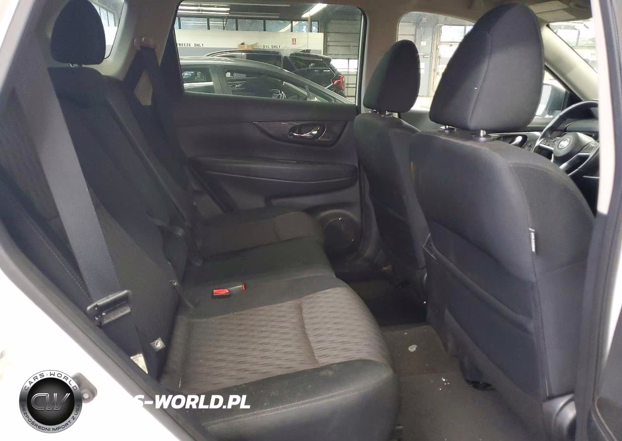 2018 Nissan Rogue S VIN:5N1AT2MV1JC810780 - 11