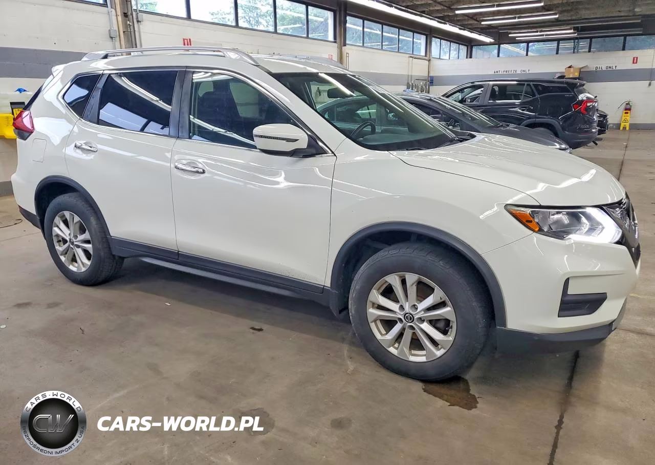 2018 Nissan Rogue S VIN:5N1AT2MV1JC810780 - 4