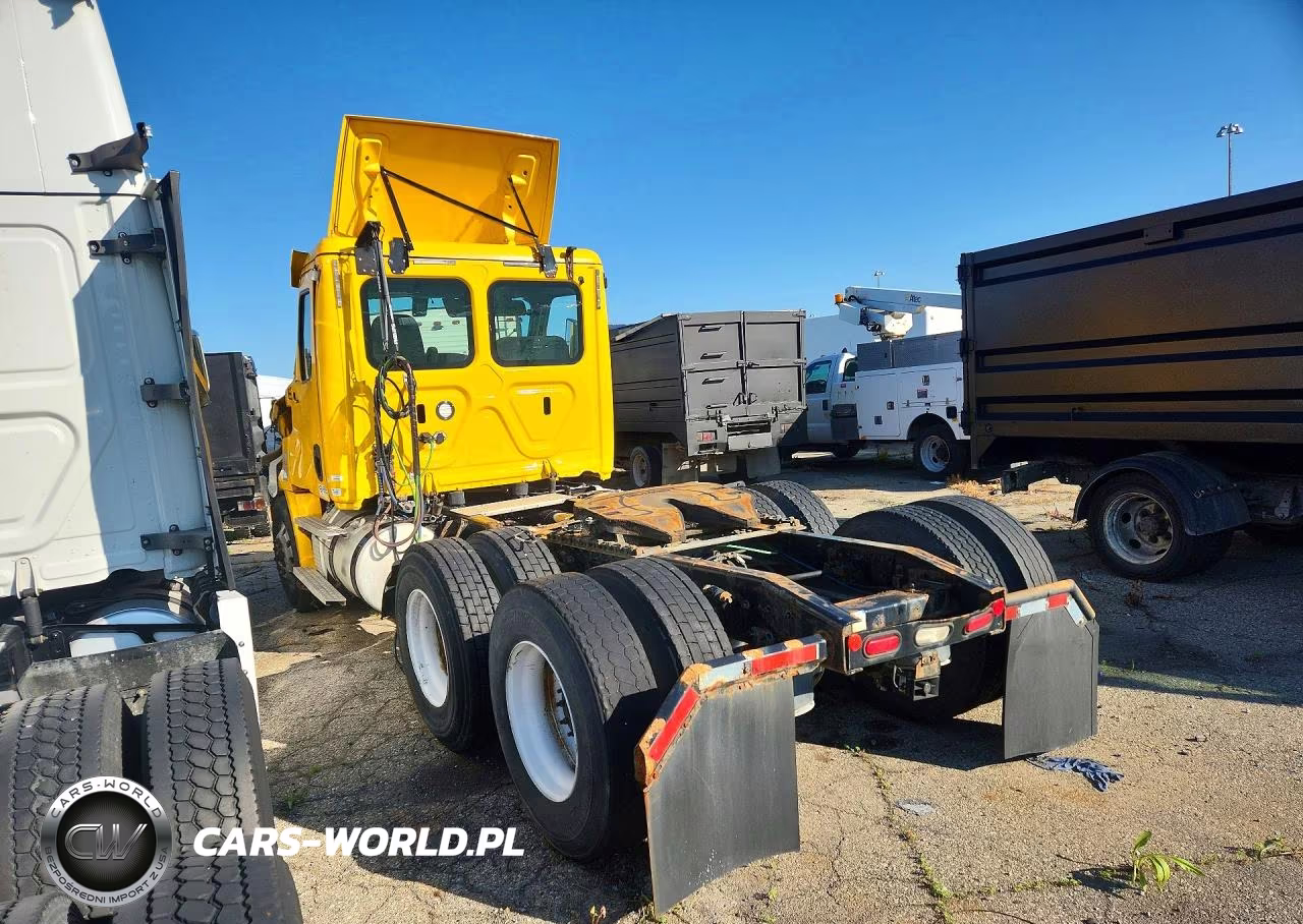 2020 Freightliner Cascadia 1 - Semi Truck VIN:3AKJHLDV1LSLP5626 - 2