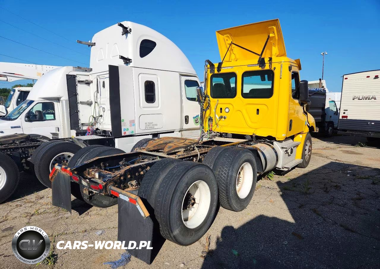 2020 Freightliner Cascadia 1 - Semi Truck VIN:3AKJHLDV1LSLP5626 - 3