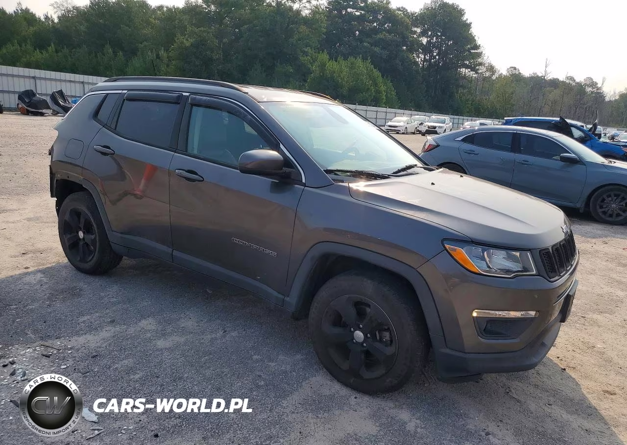 2017 Jeep Compass Latitude VIN:3C4NJDBB0HT674592 - 4