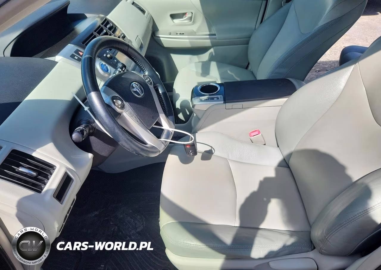 2013 Toyota Prius V Five VIN:JTDZN3EU7D3258672 - 7