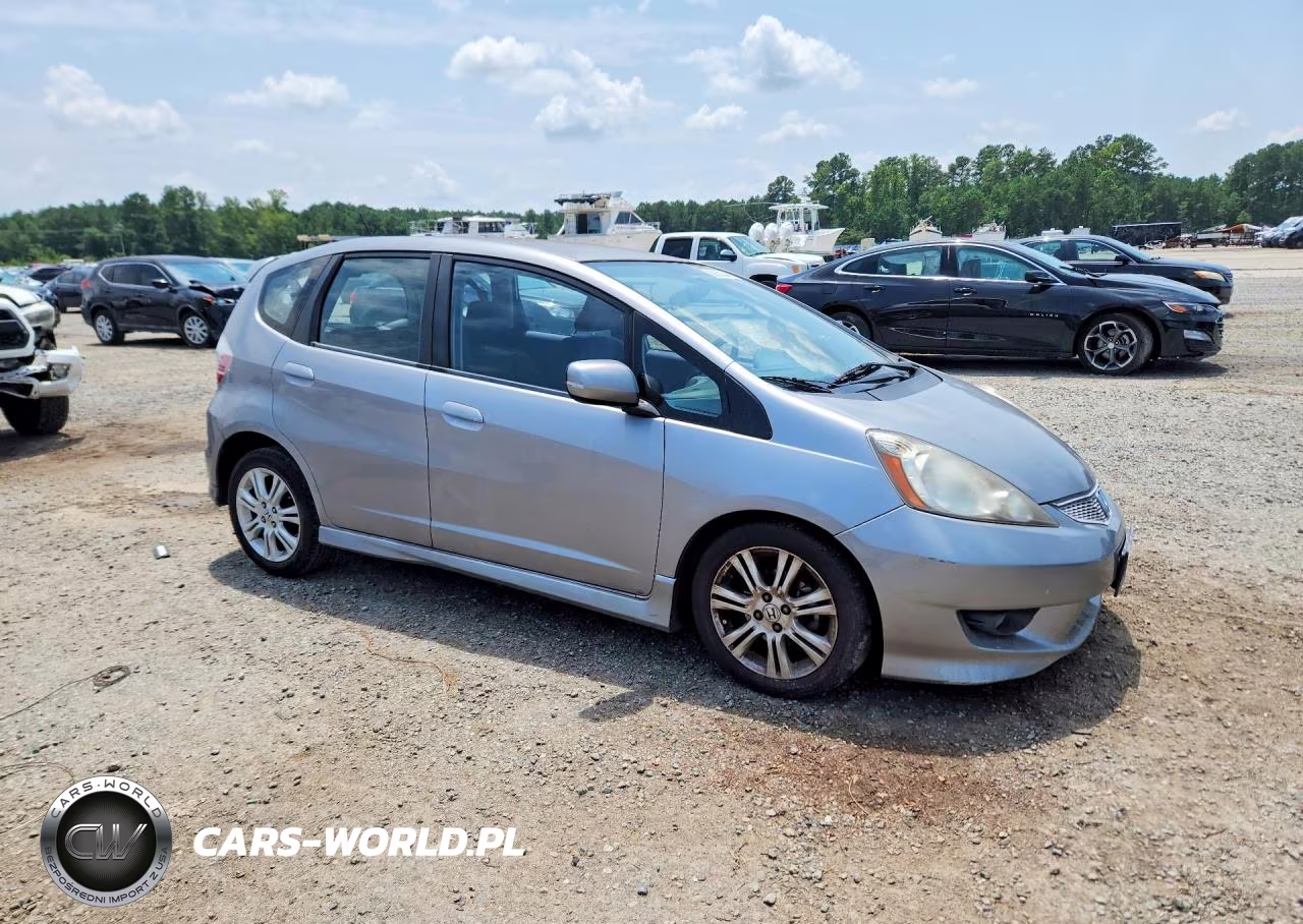 2010 Honda Fit Sport VIN:JHMGE8H48AC006164 - 4
