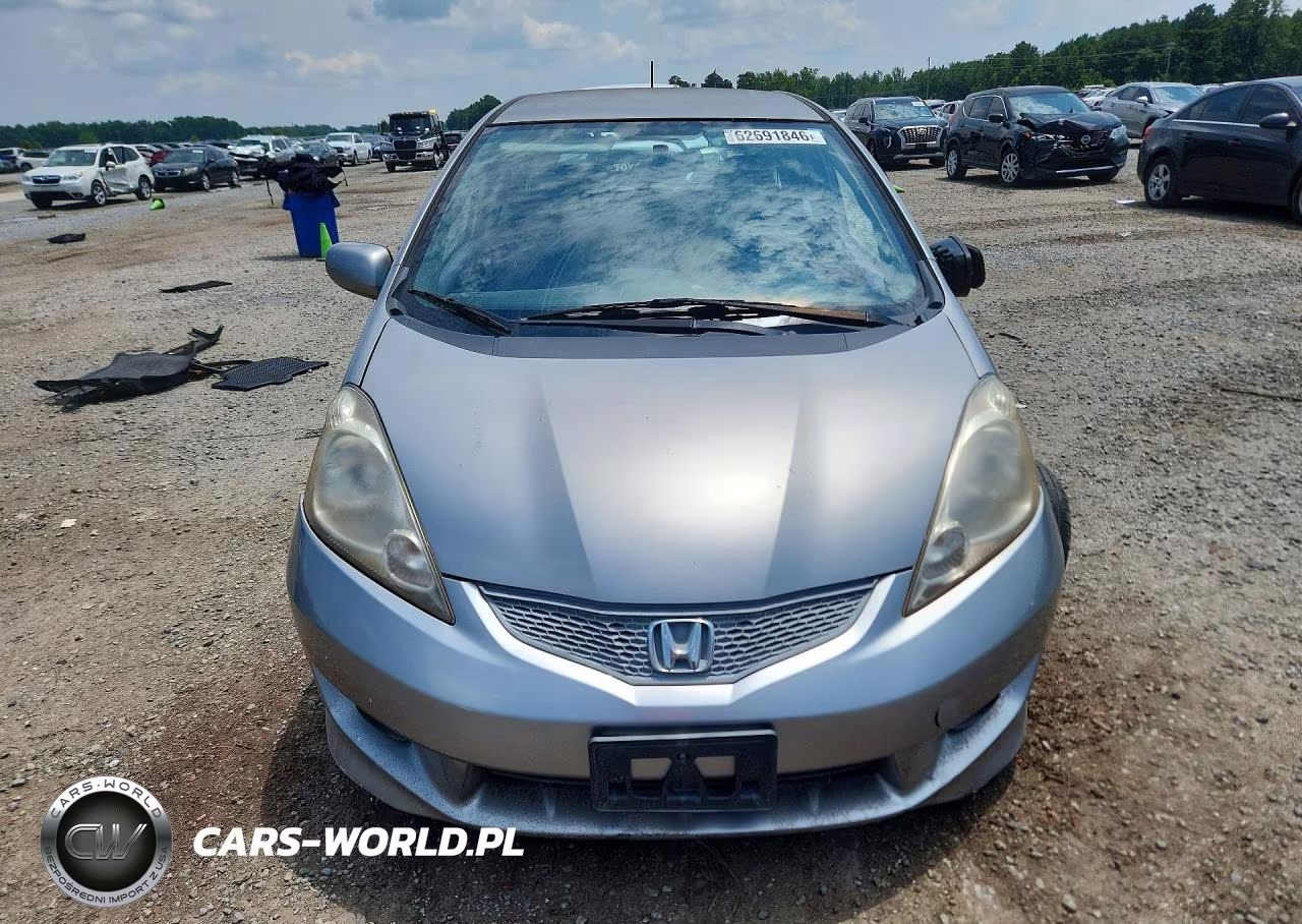 2010 Honda Fit Sport VIN:JHMGE8H48AC006164 - 5