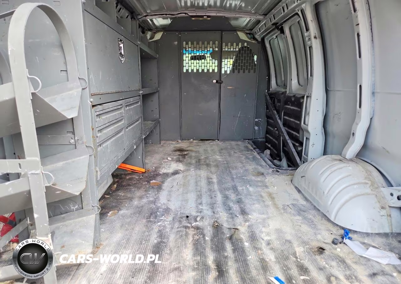 2019 Chevrolet Express G2500 VIN:1GCWGAFP7K1243799 - 10