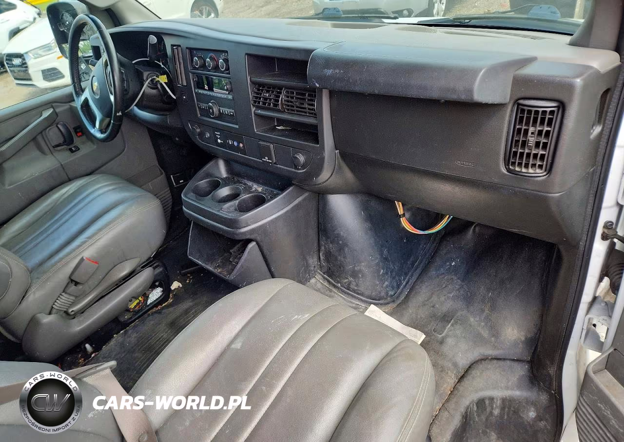 2019 Chevrolet Express G2500 VIN:1GCWGAFP7K1243799 - 8