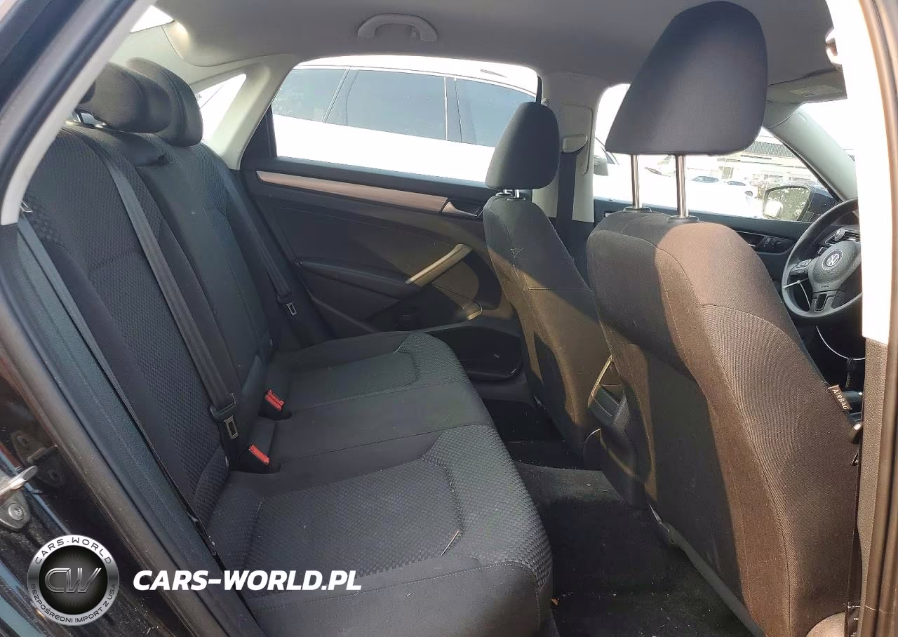 2015 Volkswagen Passat S VIN:1VWAS7A32FC071317 - 10