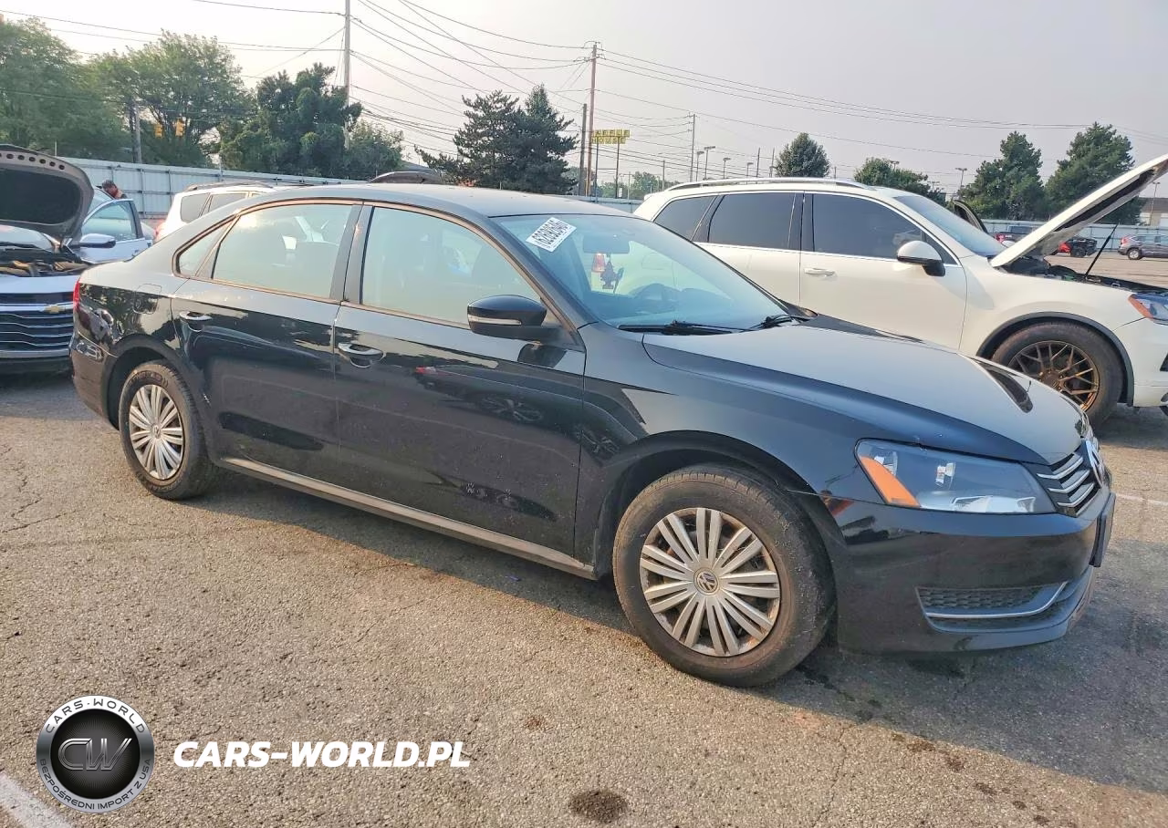 2015 Volkswagen Passat S VIN:1VWAS7A32FC071317 - 4