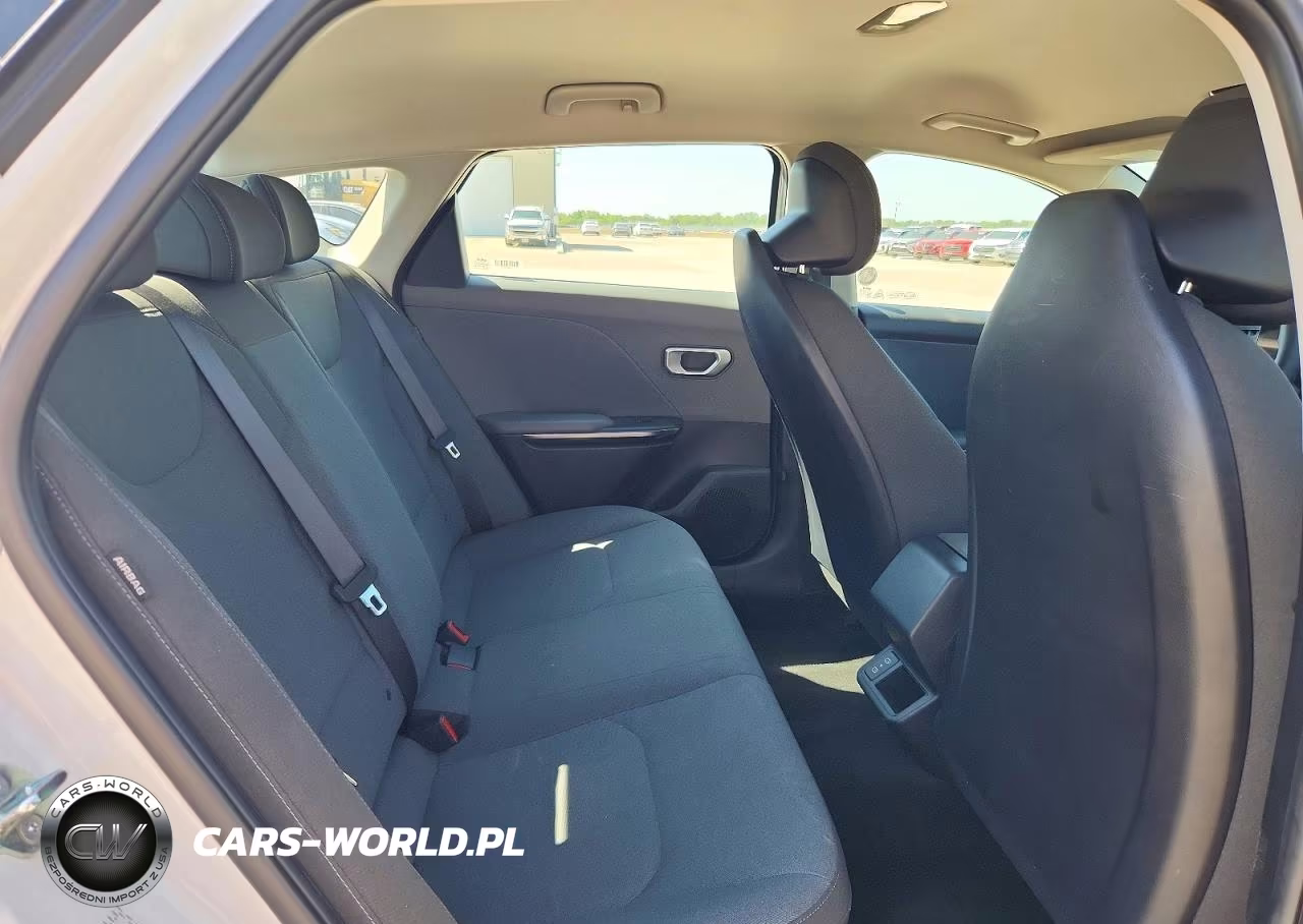 2025 Kia K4 Lxs VIN:3KPFT4DE3SE034149 - 10