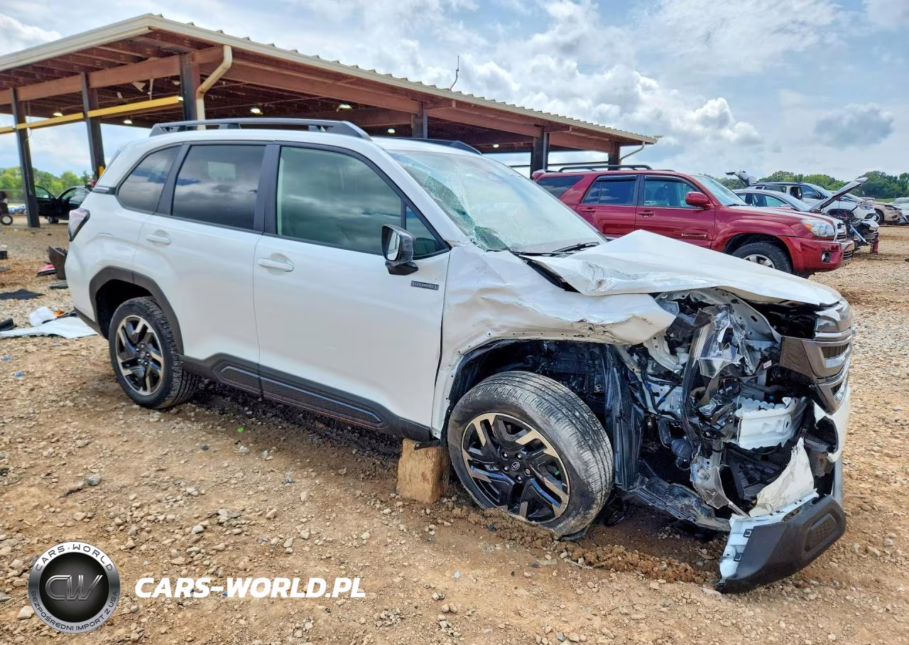 2025 Subaru Forester Premium VIN:JF2SLSED5SH440051 - 4