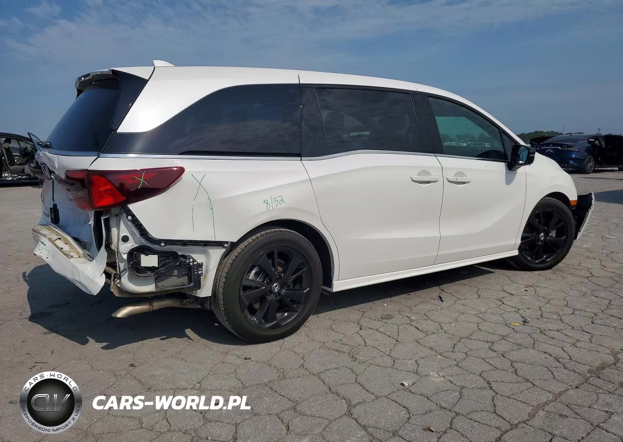 2023 Honda Odyssey Sport-L VIN:5FNRL6H7XPB076839 - 3