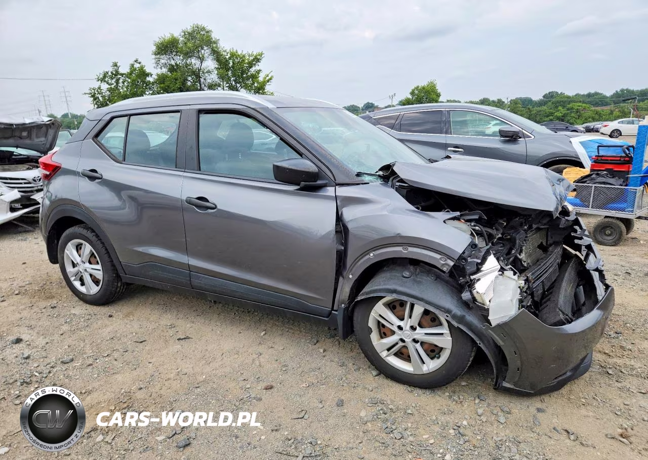 2019 Nissan Kicks S VIN:3N1CP5CU0KL492641 - 4